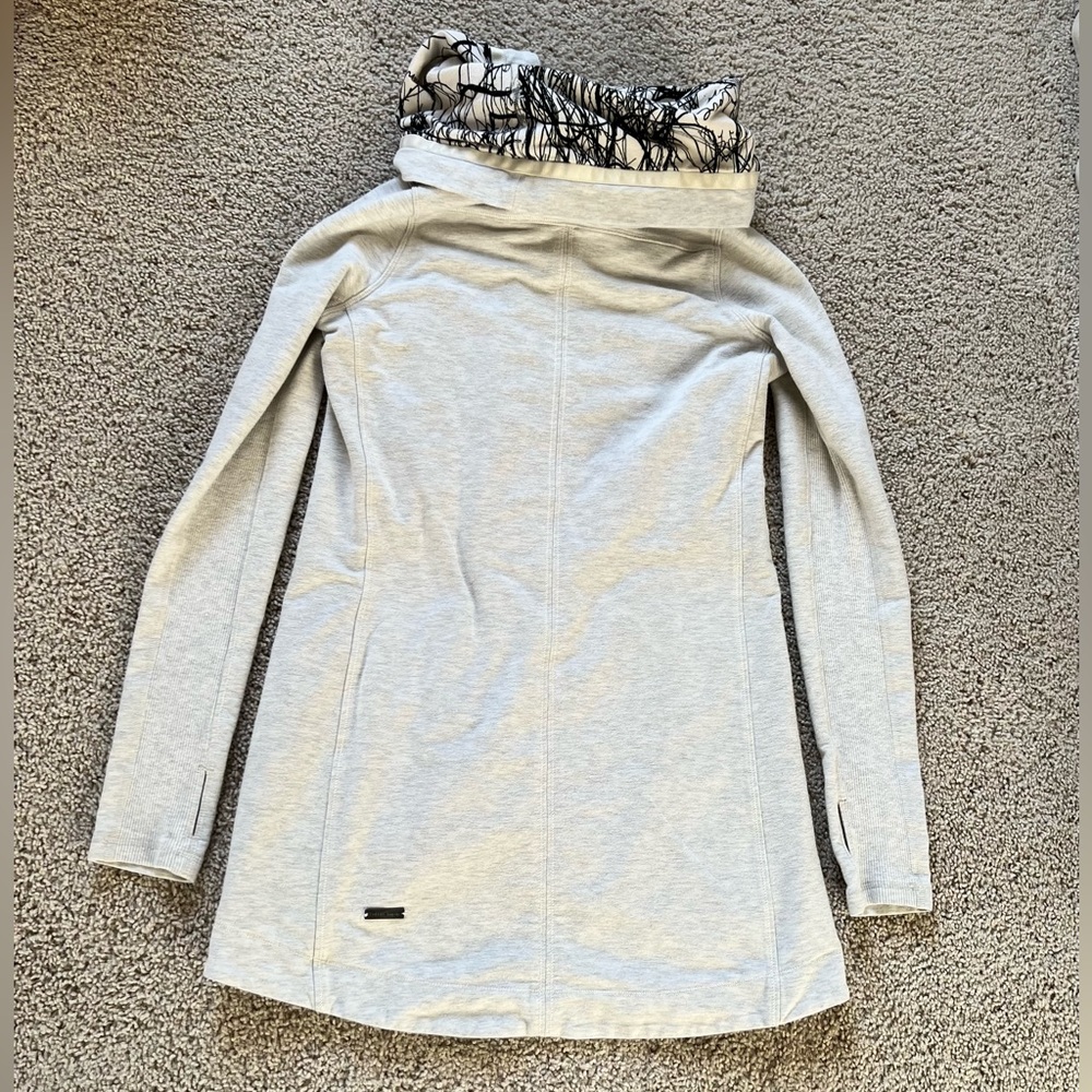 Lululemon Method Wrap - Picture 10 of 11